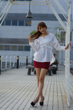 办公室里调教女秘书